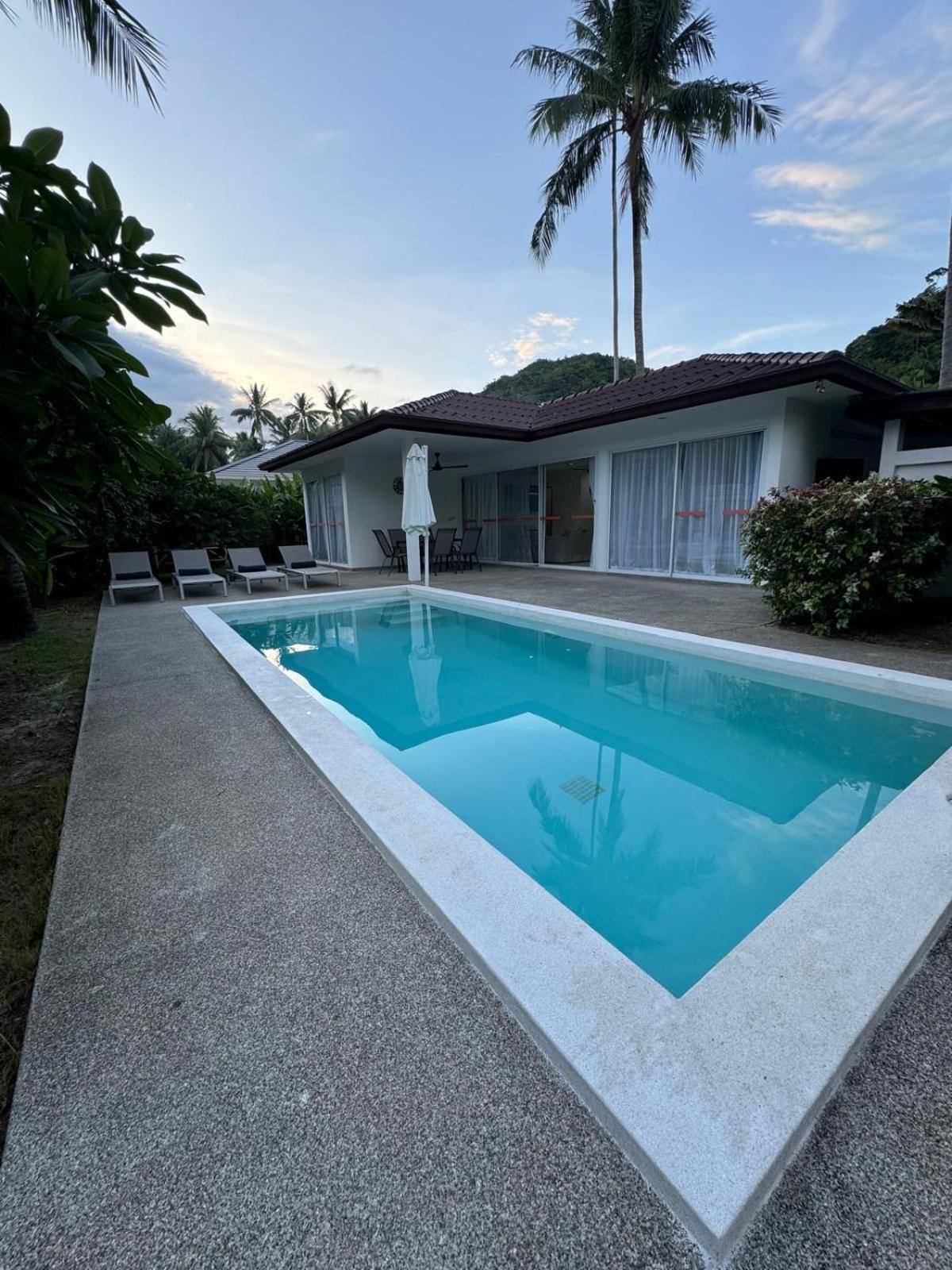 Villa Sawan Pool *